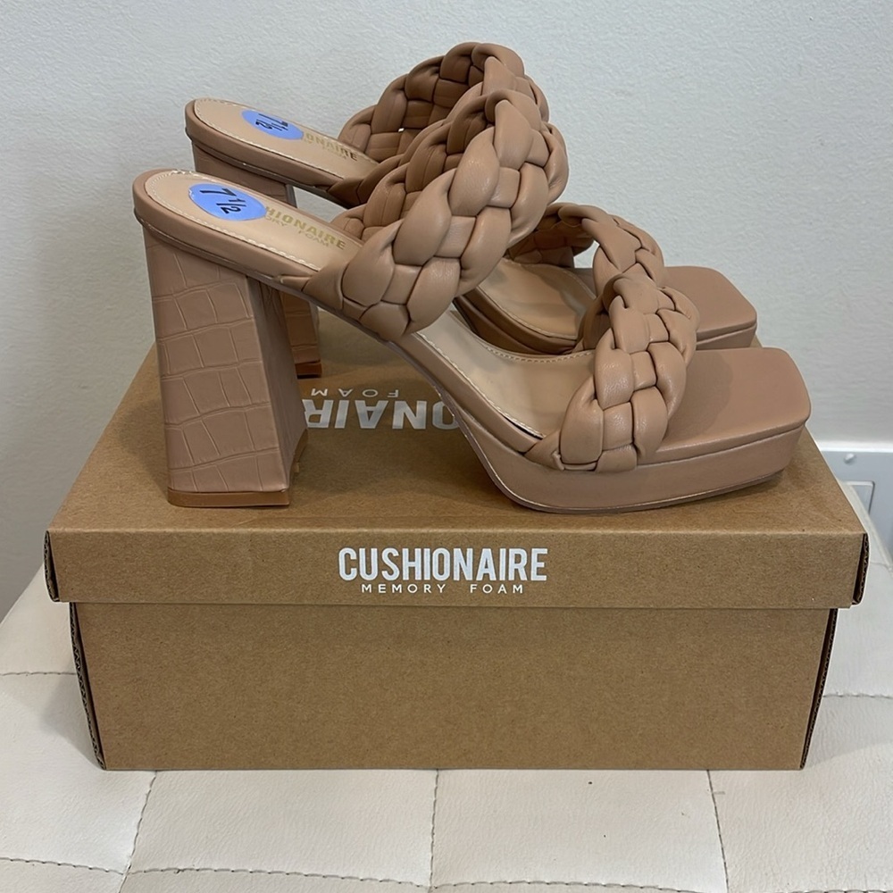 Cushionaire Women's Aurora Braided Platform Sandal +Memory Foam size 7.5 (NIB)